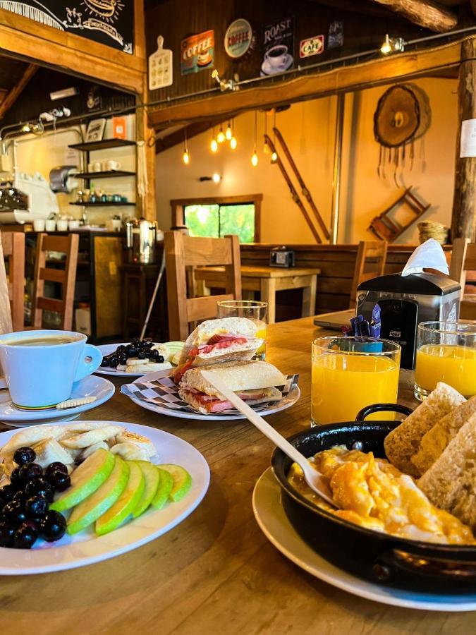 Las Bravas Lodge Las Trancas Bagian luar foto